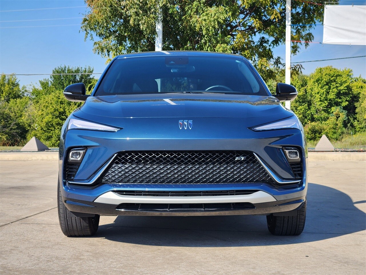 2024 Buick Envista ST photo 2