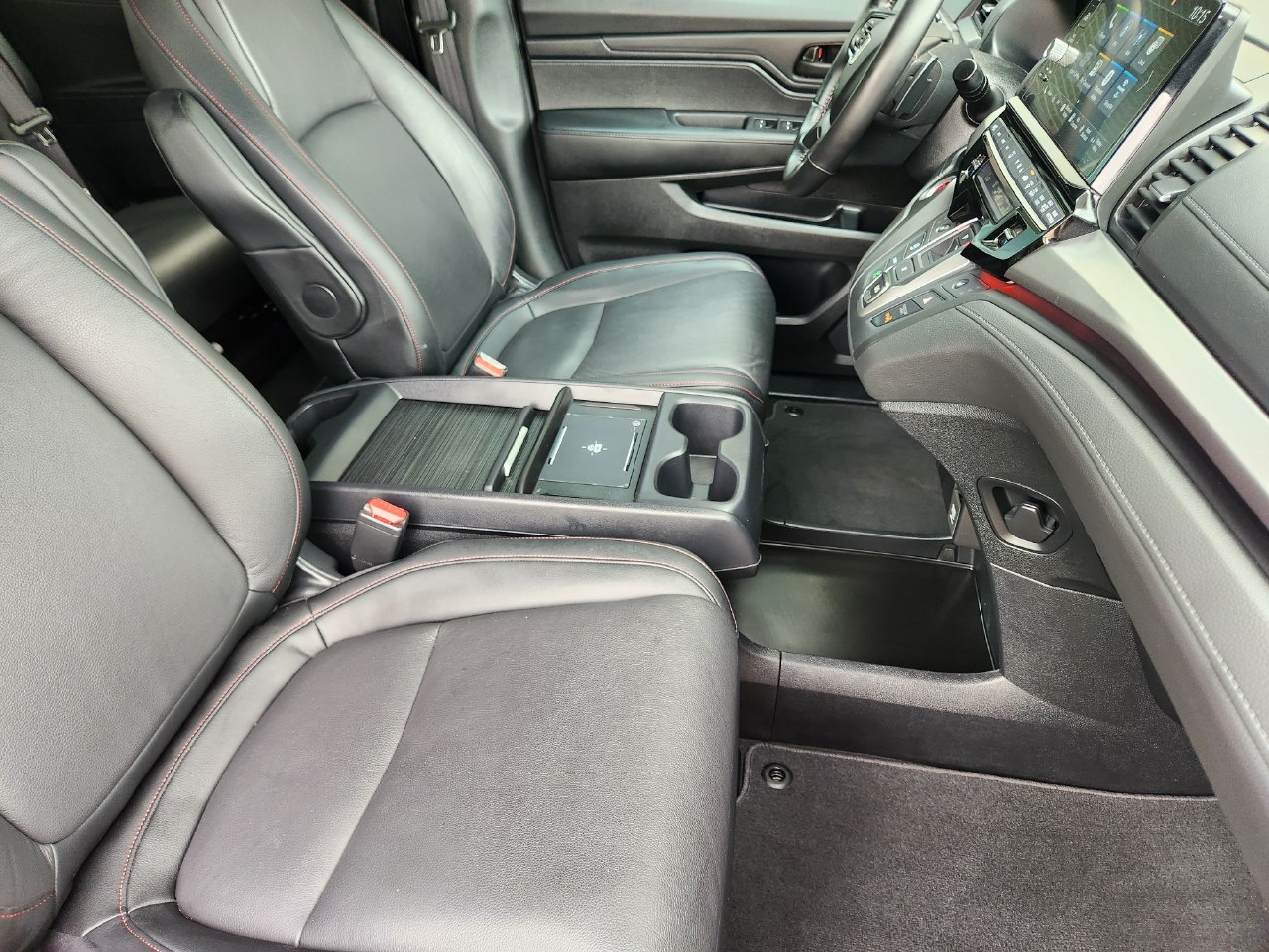 2025 Honda Odyssey Sport L - Photo 13