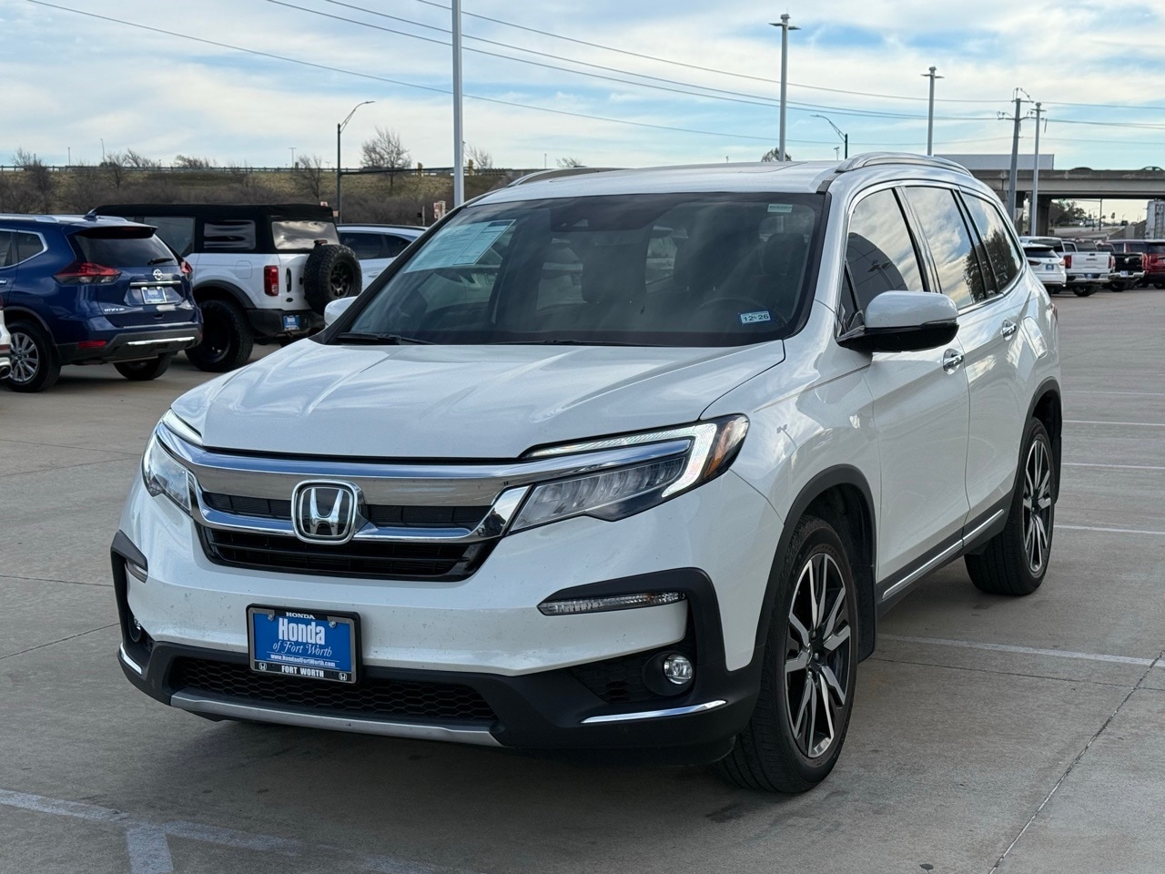 2019 Honda Pilot Elite's photo
