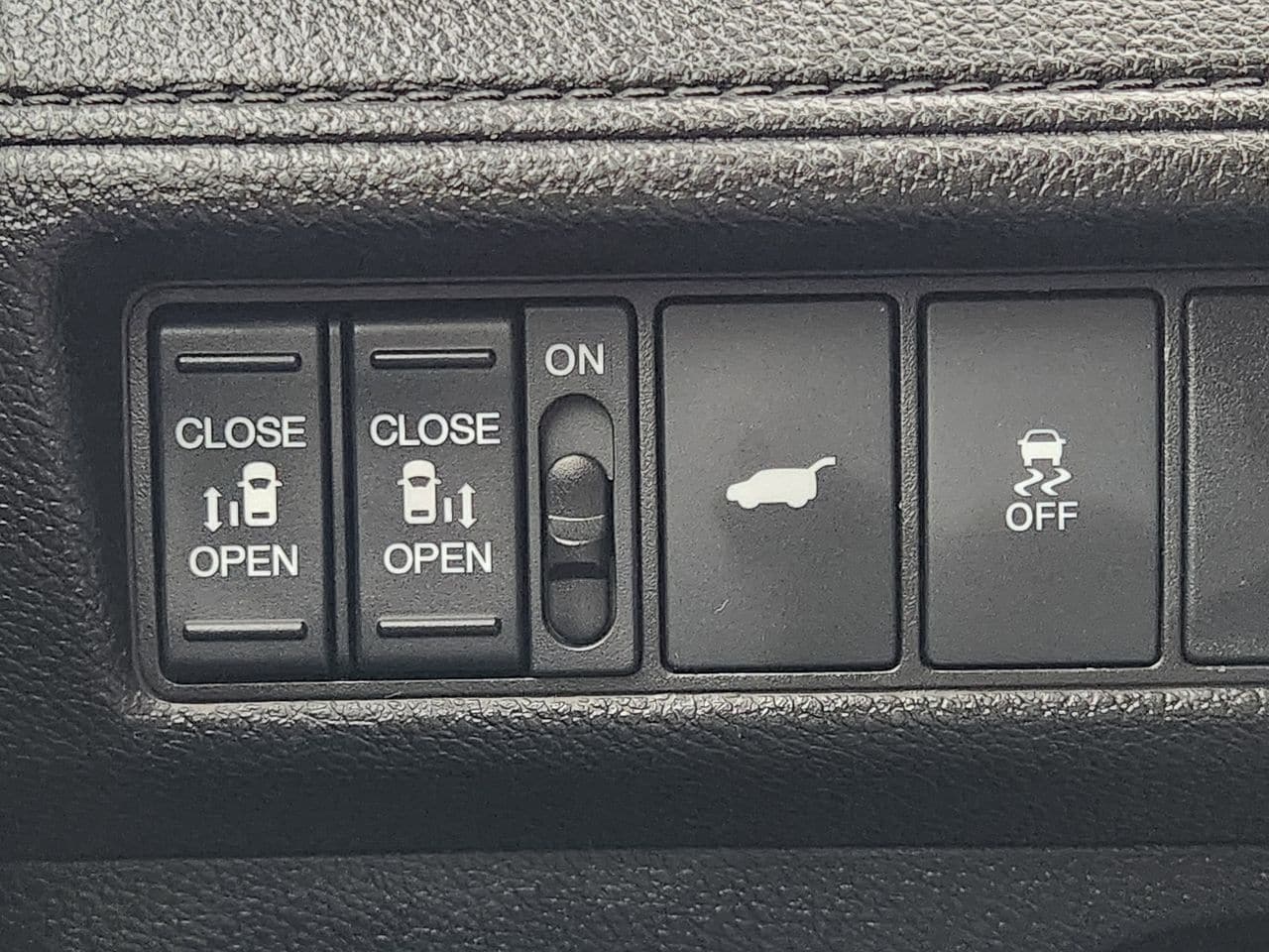 2025 Honda Odyssey EX-L - Photo 21
