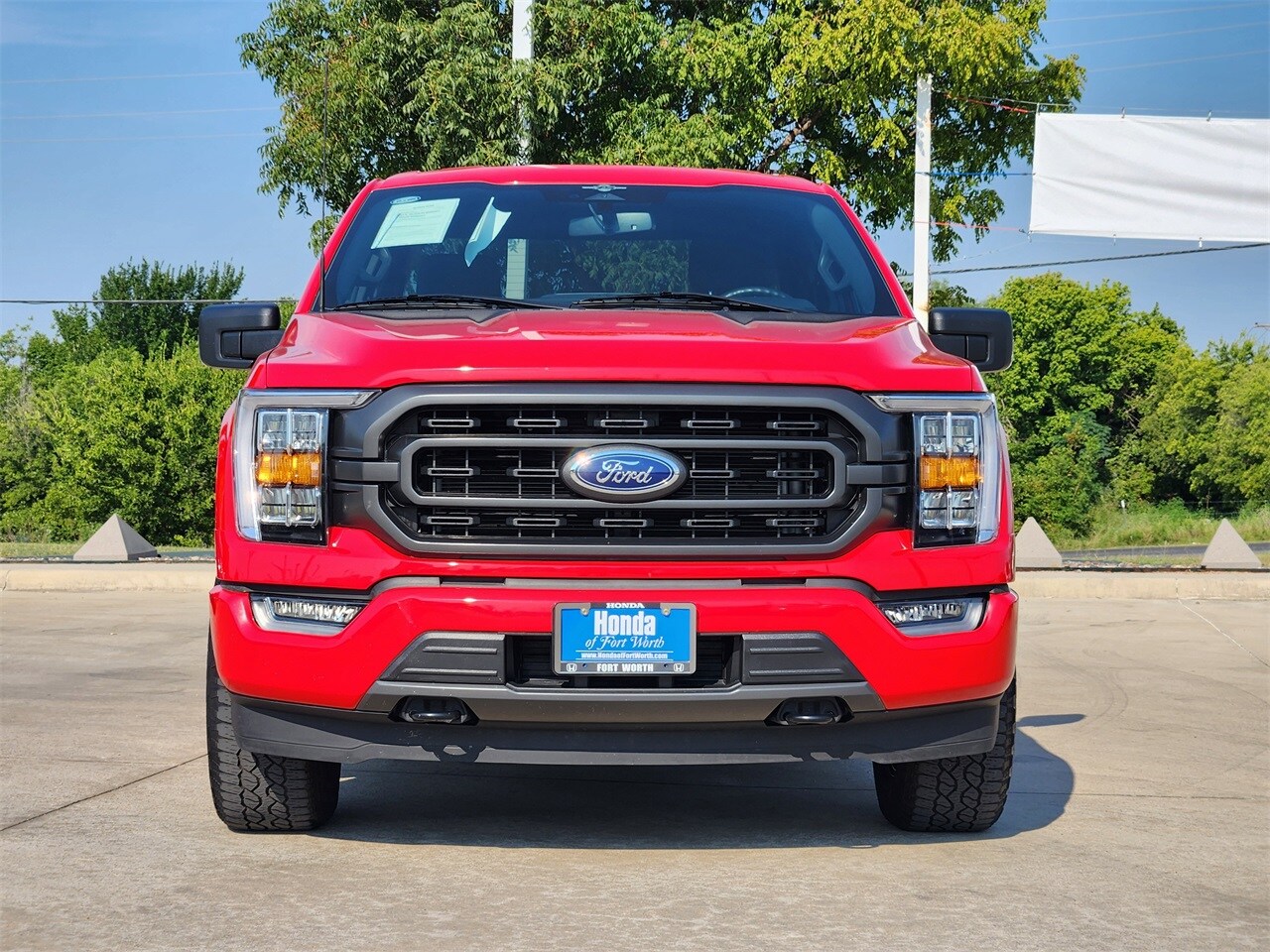 2023 Ford F-150 XLT photo 2