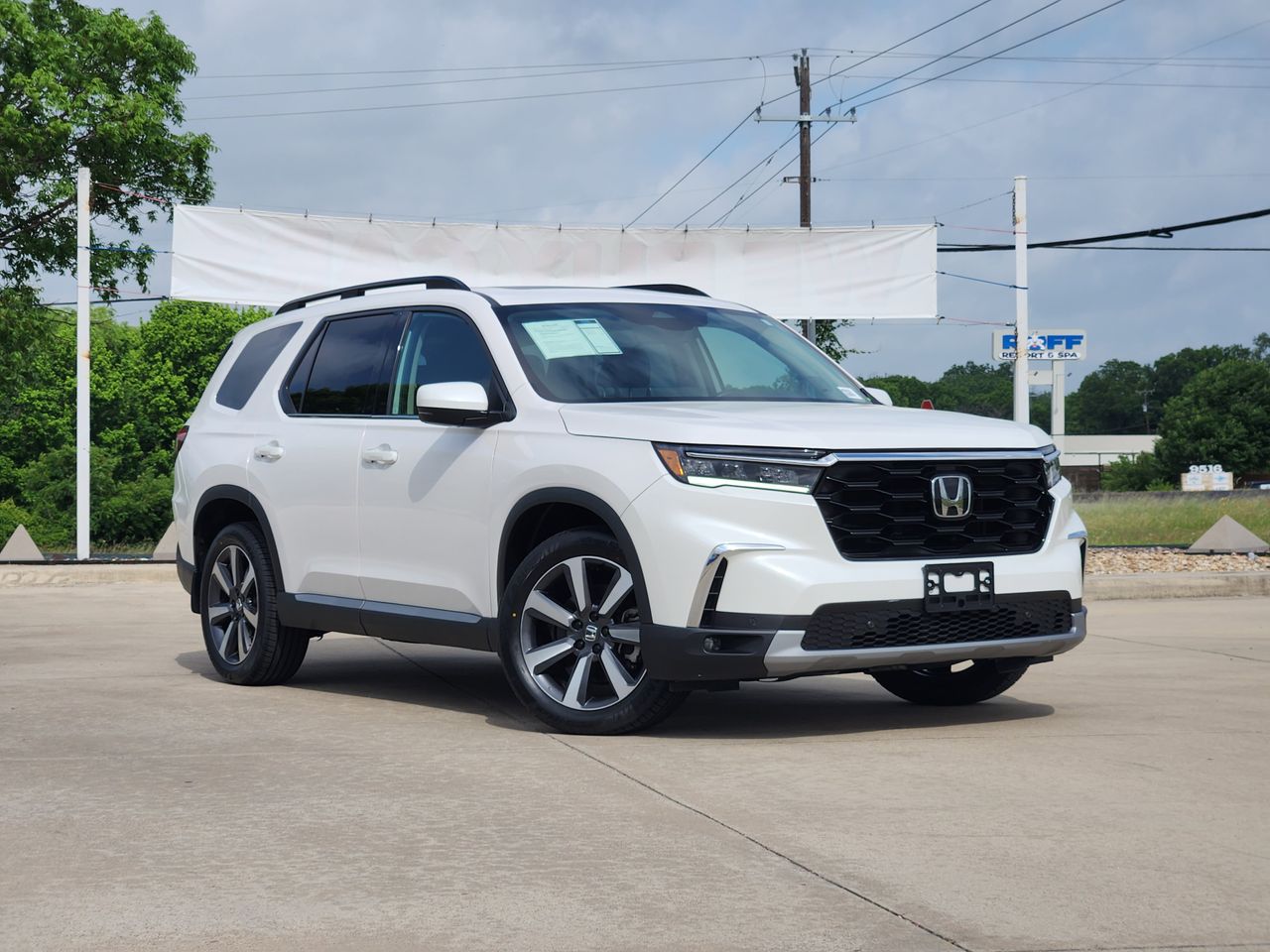 2023 Honda Pilot Touring AWD's photo