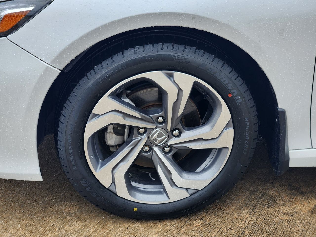 2018 Honda Accord EX - Photo 11