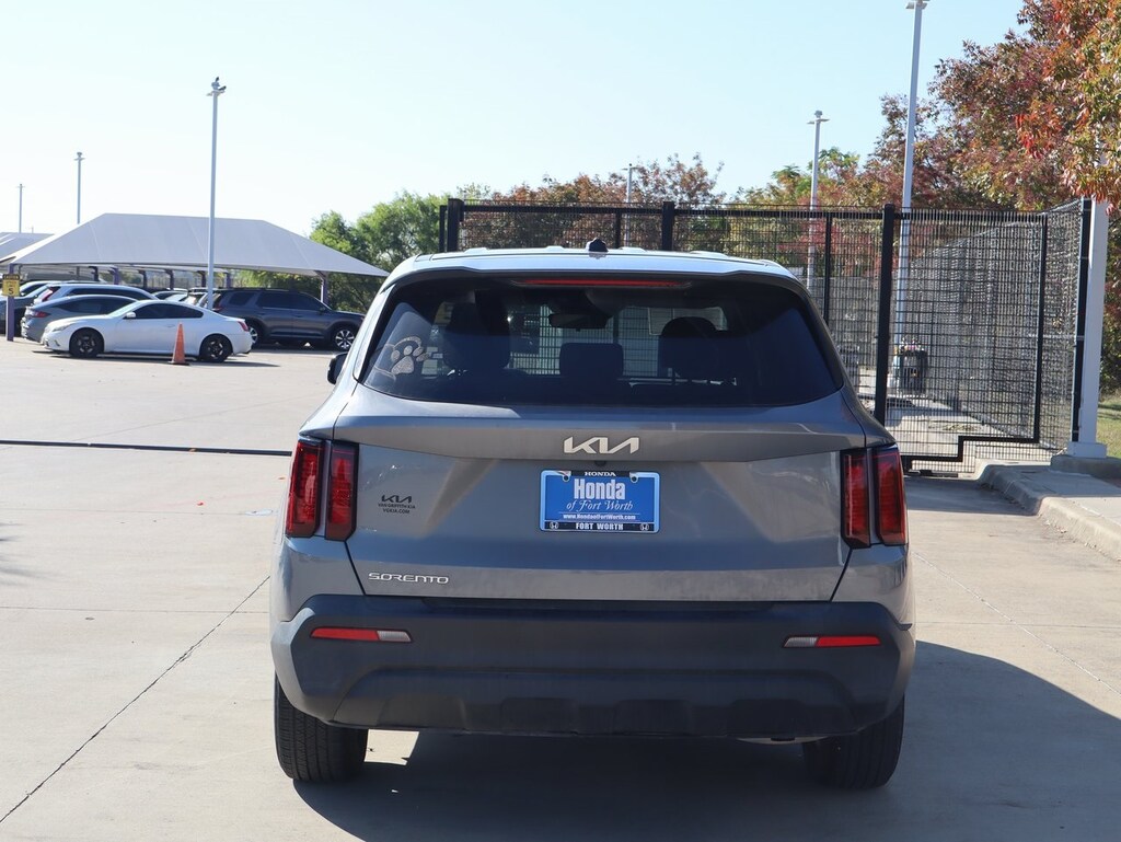 Used 2023 Kia Sorento LX SUV