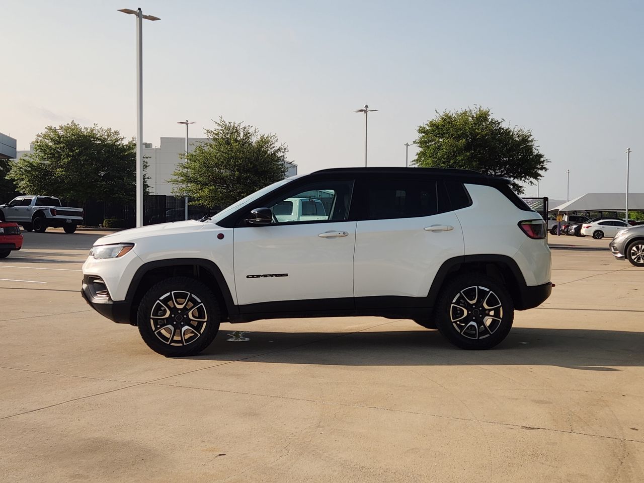 2025 Jeep Compass Trailhawk - Photo 4