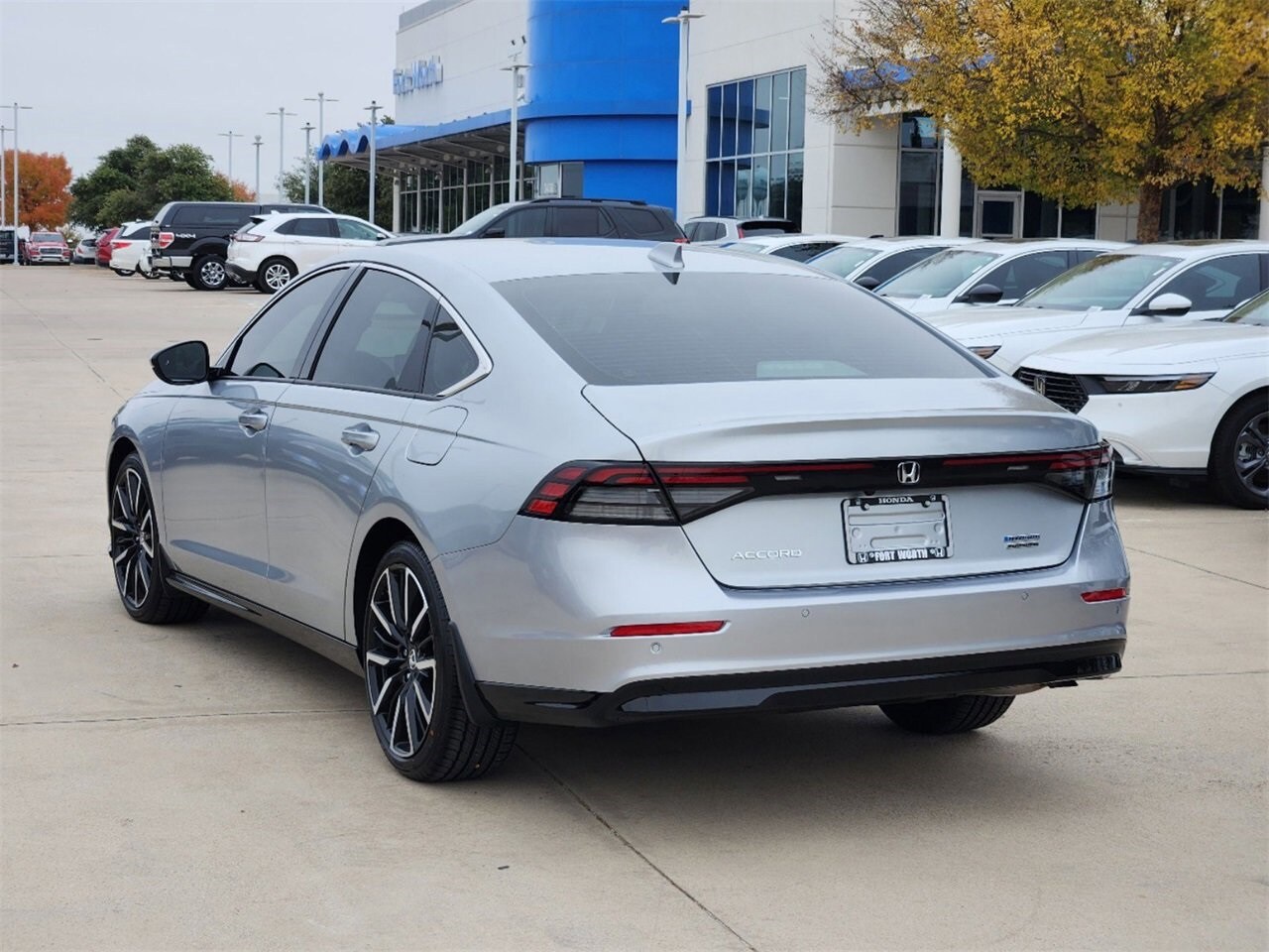 2025 Honda Accord Hybrid Touring photo 4
