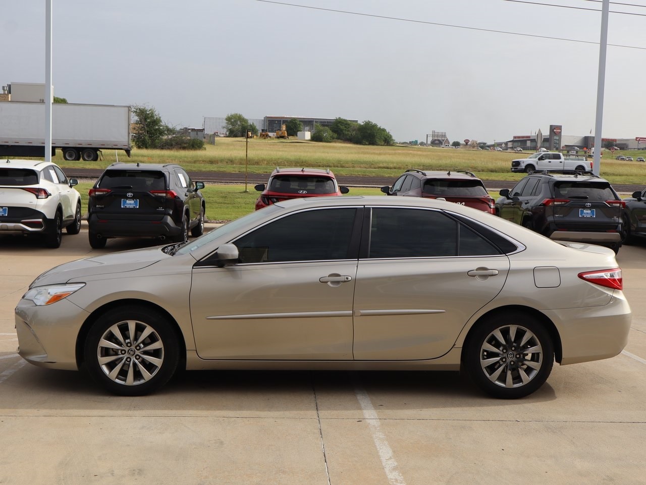 Used 2016 Toyota Camry XLE with VIN 4T1BF1FK6GU527044 for sale in Fort Worth, TX