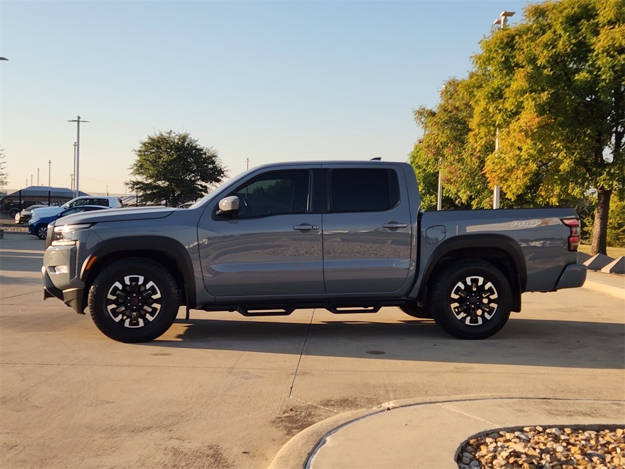2023 Nissan Frontier PRO-X photo 2