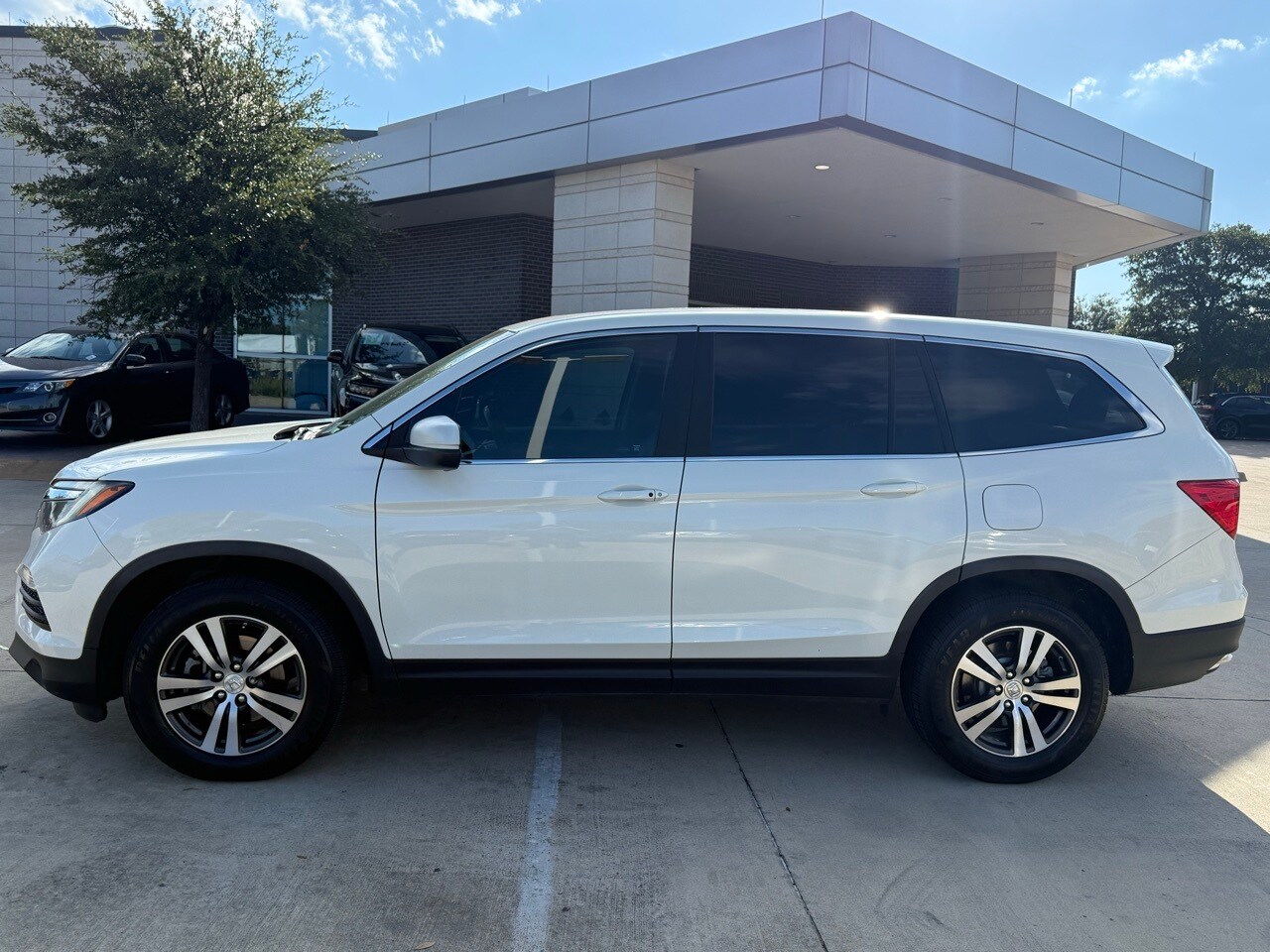 2018 Honda Pilot EX-L photo 2