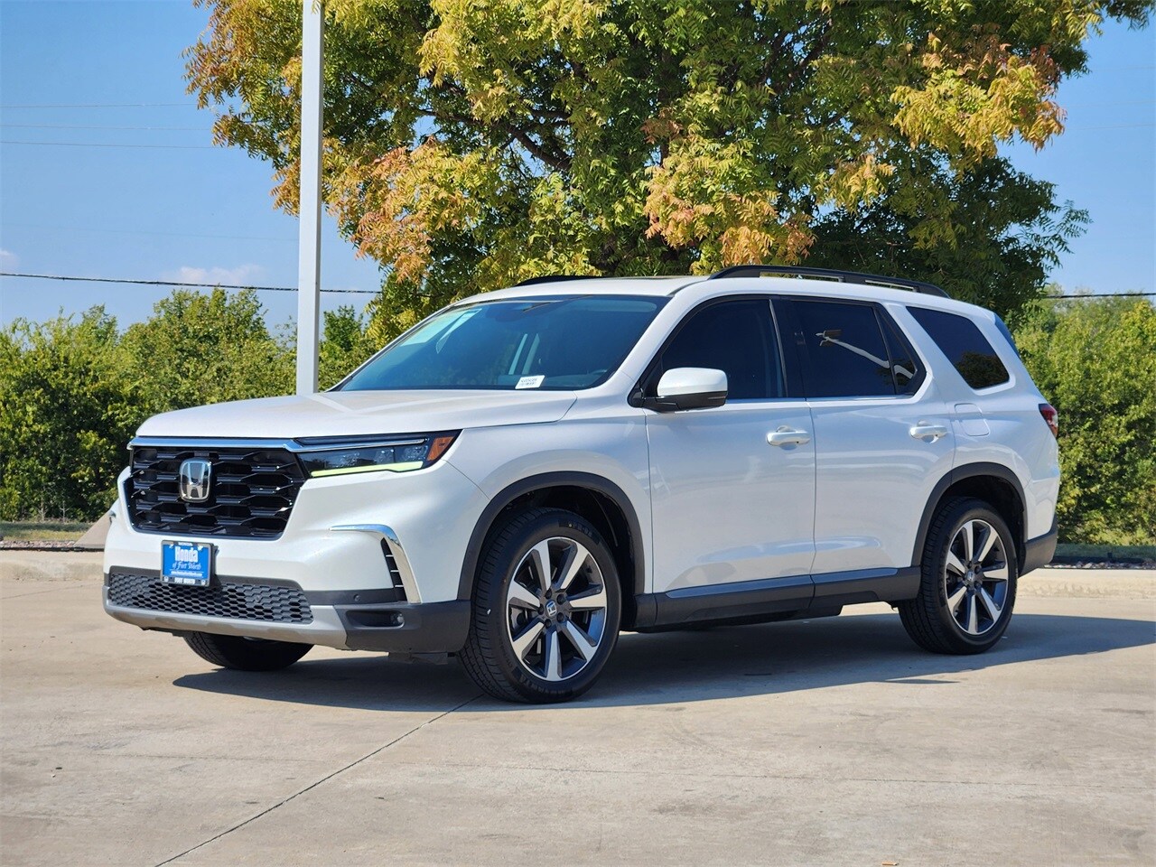 2023 Honda Pilot Touring photo 2