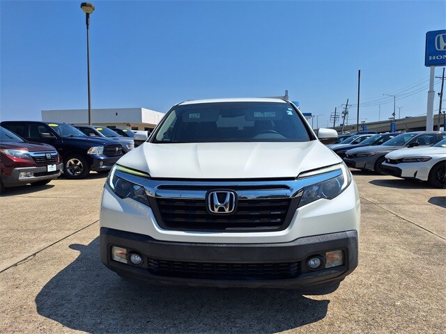 2017 Honda Ridgeline RTL-T photo 2