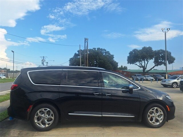 2021 Chrysler Pacifica Hybrid Limited photo 4