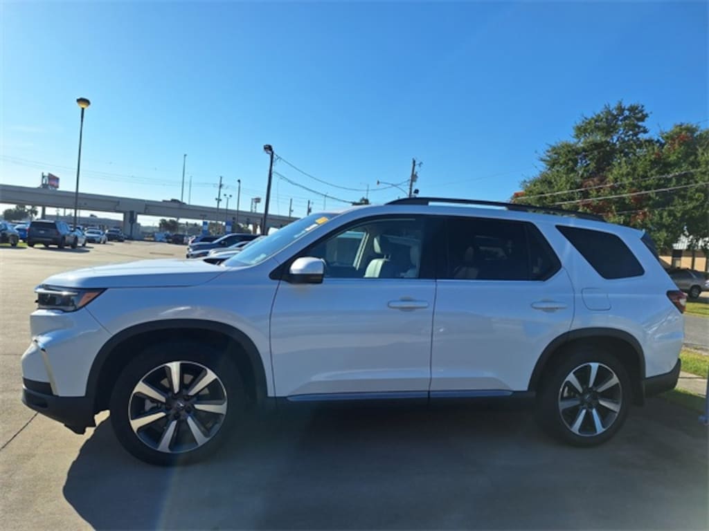 Certified 2024 Honda Pilot Touring SUV