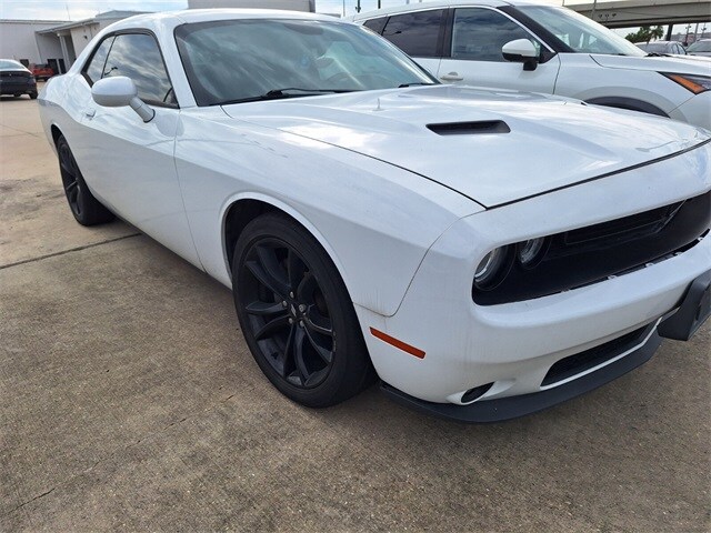 2018 Dodge Challenger SXT photo 3
