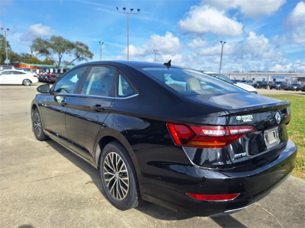 Used 2019 Volkswagen Jetta SEL Sedan