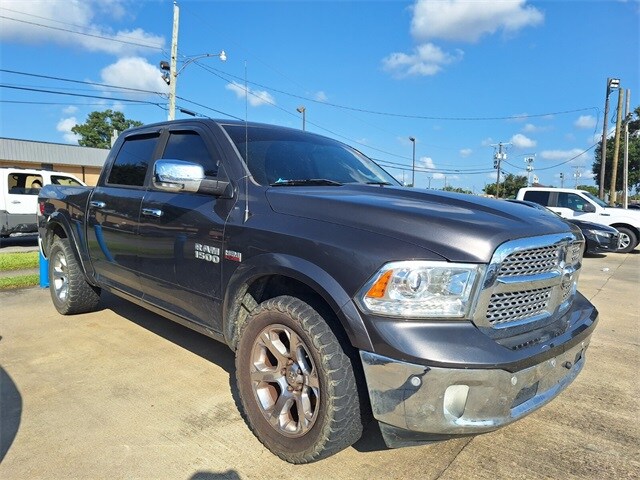 2017 Ram 1500 Laramie photo 3