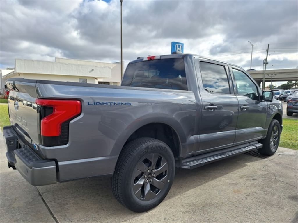 Used 2023 Ford F-150 Lightning XLT Truck