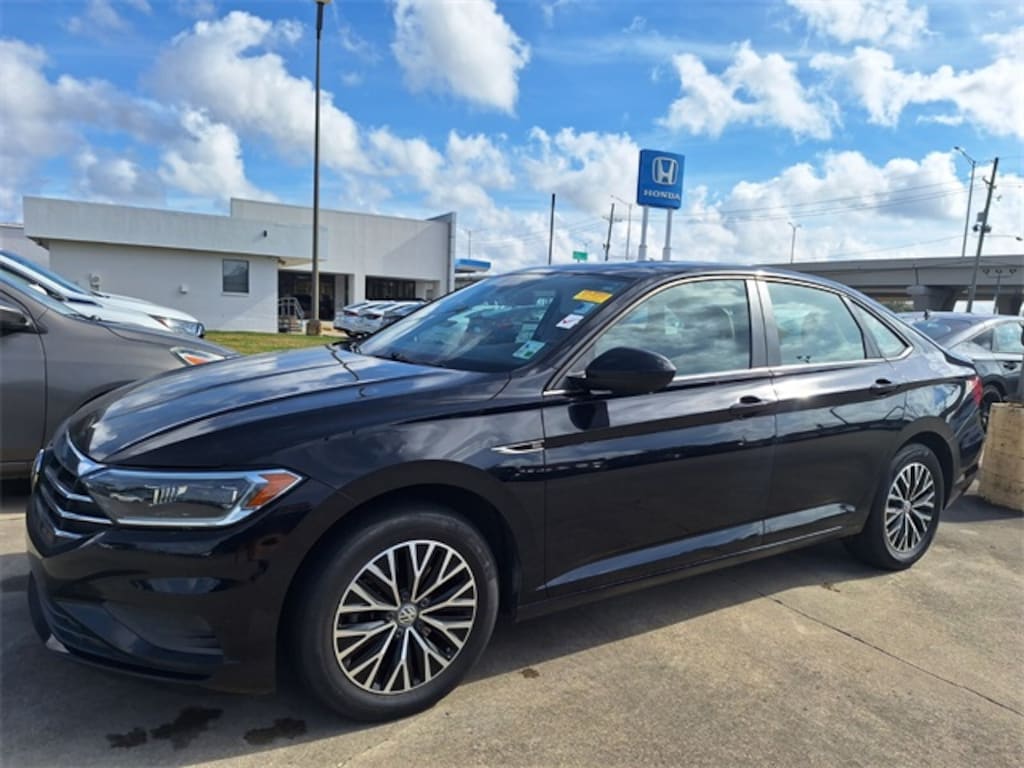 Used 2019 Volkswagen Jetta SEL Sedan