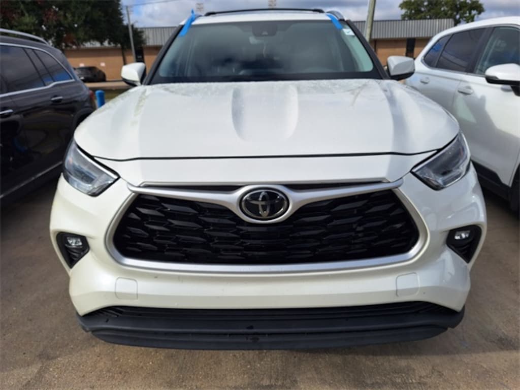 Used 2021 Toyota Highlander XLE SUV
