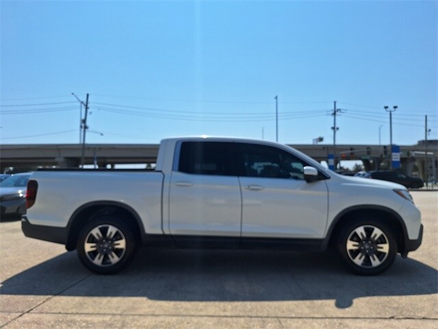 2017 Honda Ridgeline RTL-T photo 4