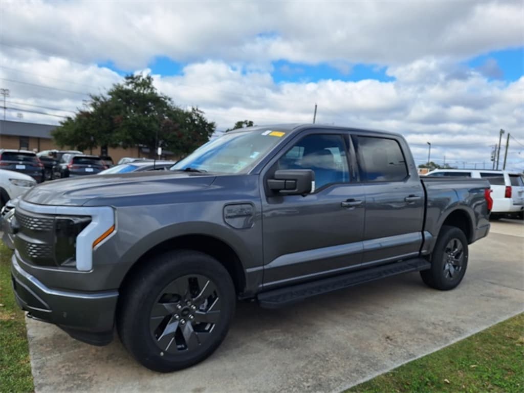 Used 2023 Ford F-150 Lightning XLT Truck