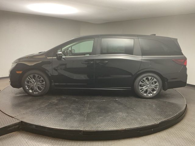 2026 Honda Odyssey Touring photo 4