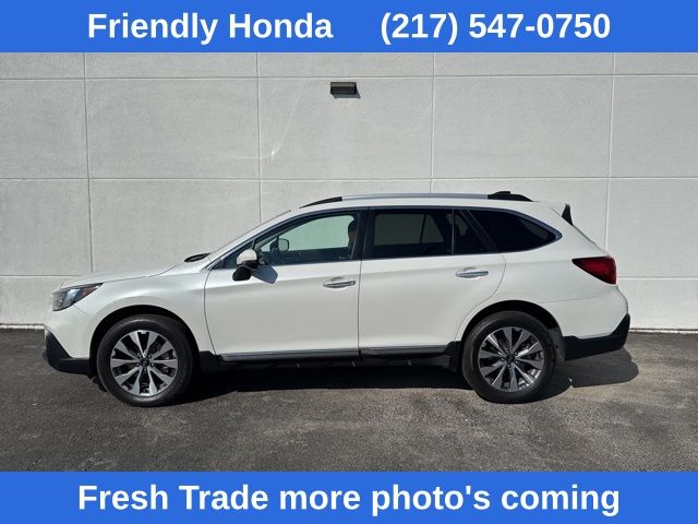 2019 Subaru Outback 3.6R Touring photo 3