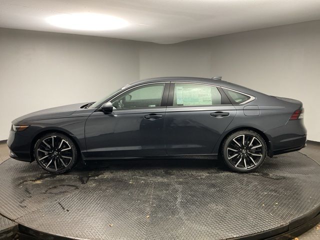 2025 Honda Accord Hybrid Touring photo 3