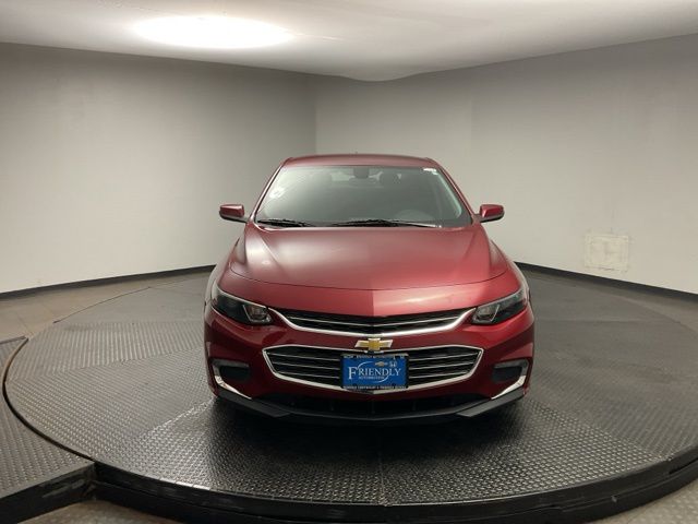 2017 Chevrolet Malibu 1LT photo 2