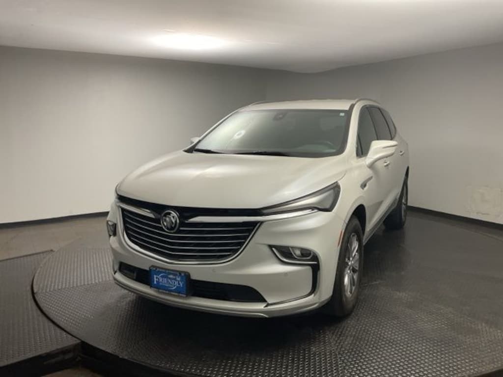 Used 2024 Buick Enclave Essence SUV