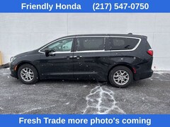 Used 2017 Chrysler Pacifica Touring Van 17044B for Sale in Springfield, IL, at Honda of Illinois