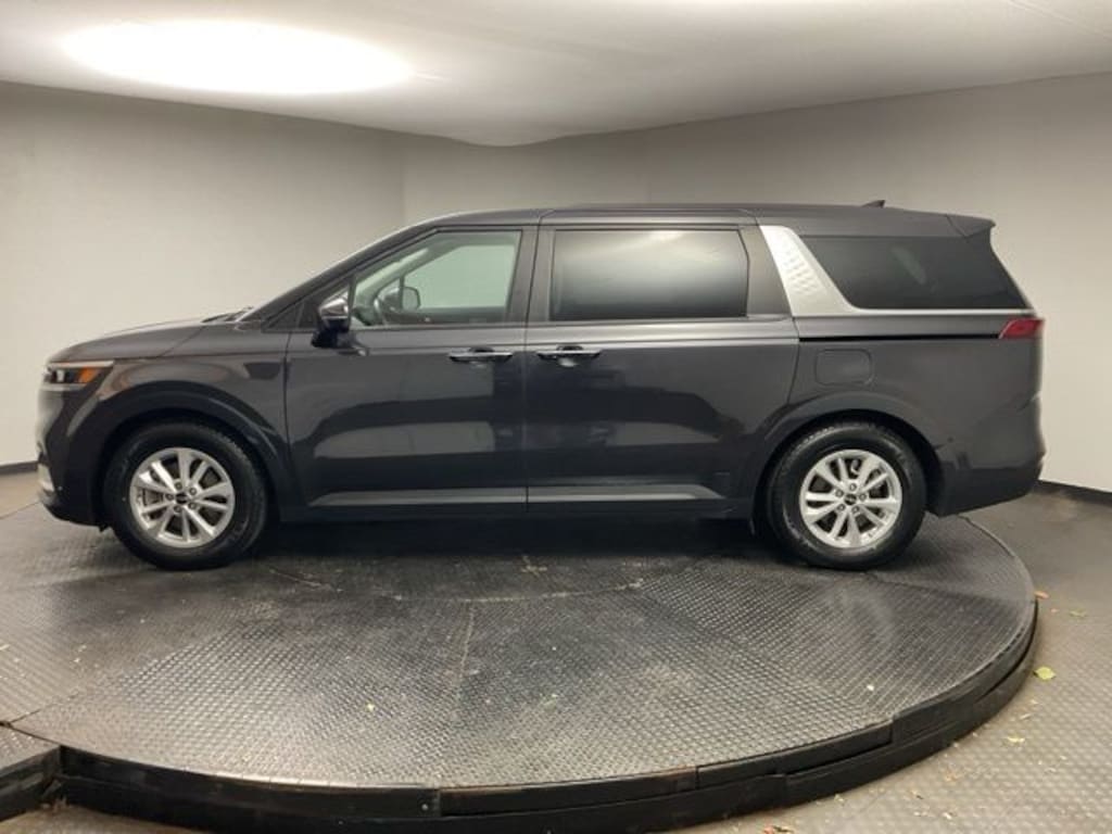 Used 2023 Kia Carnival LX MPV