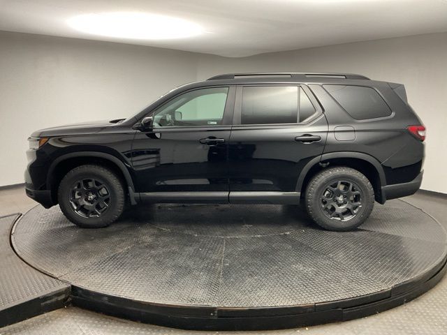 2025 Honda Pilot TrailSport photo 4
