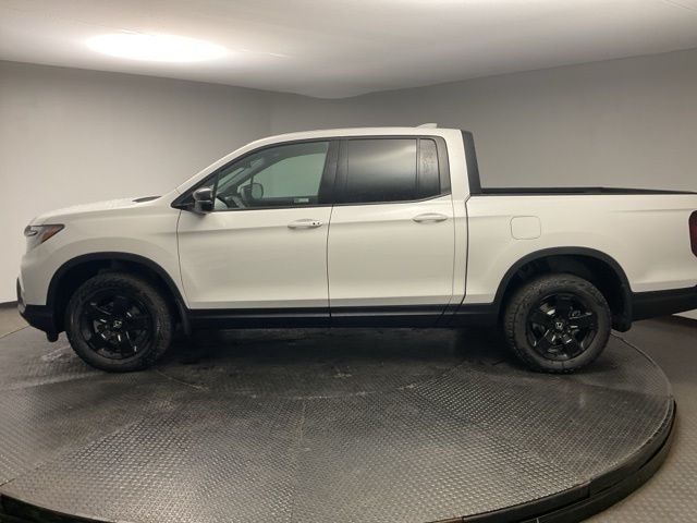 2026 Honda Ridgeline Black Edition photo 4