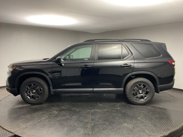 2025 Honda Pilot TrailSport photo 3