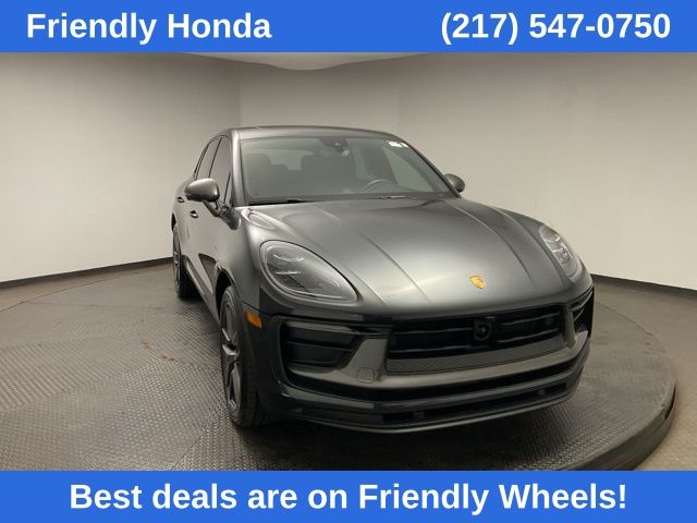 2024 Porsche Macan T's photo