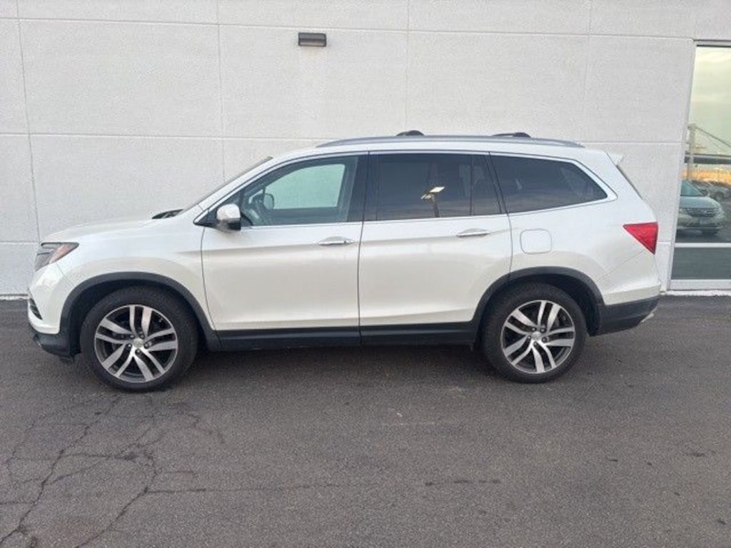 Used 2016 Honda Pilot Touring AWD SUV