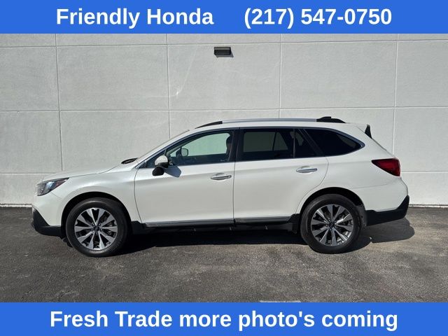 2019 Subaru Outback 3.6R Touring photo 2