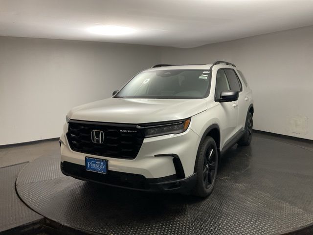 2025 Honda Pilot Black Edition photo 3