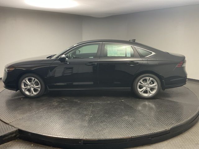 2025 Honda Accord LX photo 4