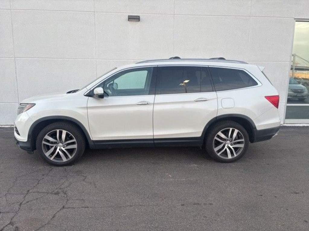 Used 2016 Honda Pilot Touring AWD SUV