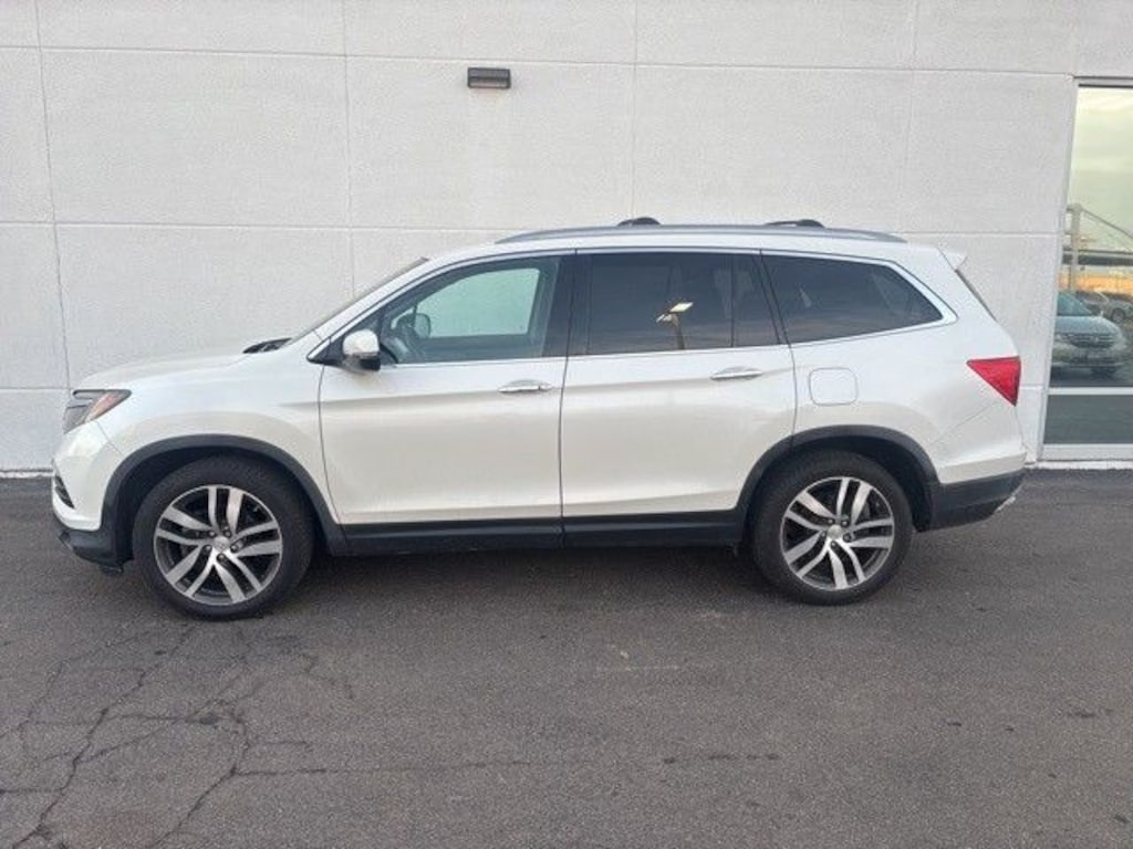Used 2016 Honda Pilot Touring AWD SUV