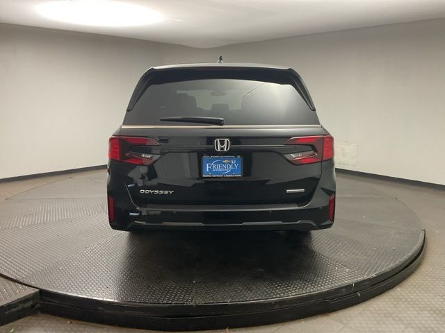2026 Honda Odyssey Touring photo 4
