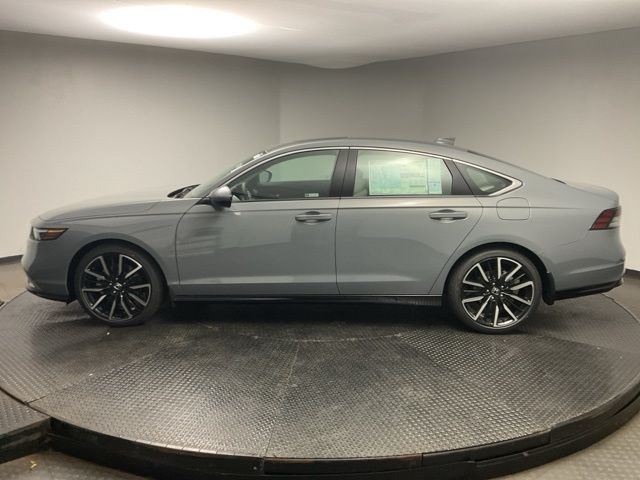 2025 Honda Accord Hybrid Touring photo 3