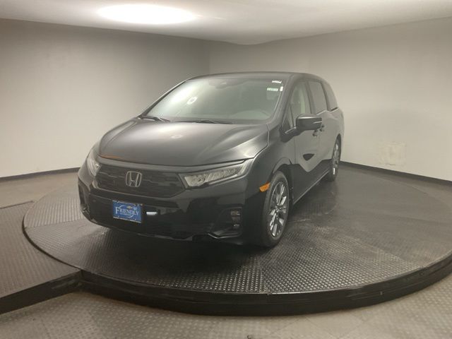 2026 Honda Odyssey Touring photo 3