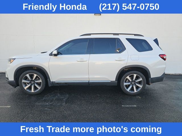 2023 Honda Pilot Touring photo 2