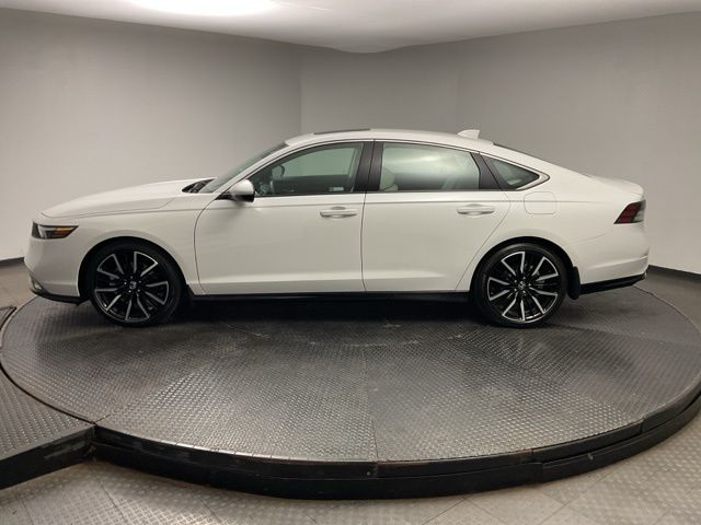 2025 Honda Accord Hybrid Touring photo 2
