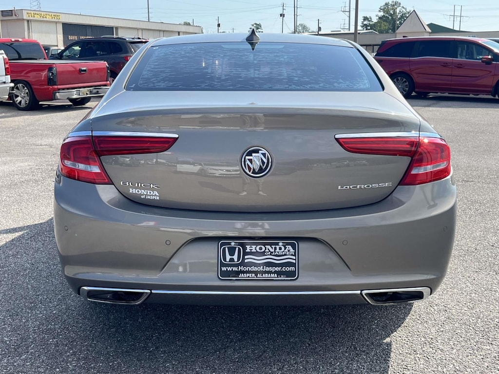 Used 2017 Buick LaCrosse Sdn Essence FWD Car