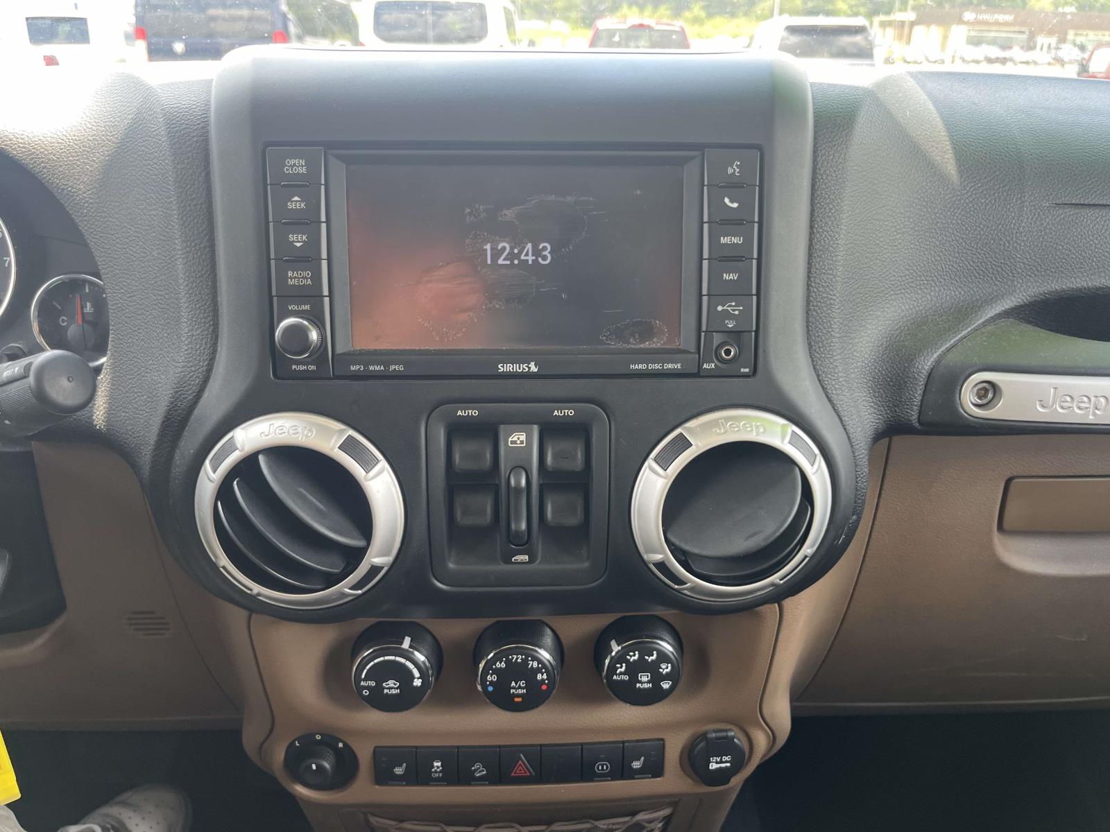 2012 Jeep Wrangler Unlimited Sahara - Photo 22