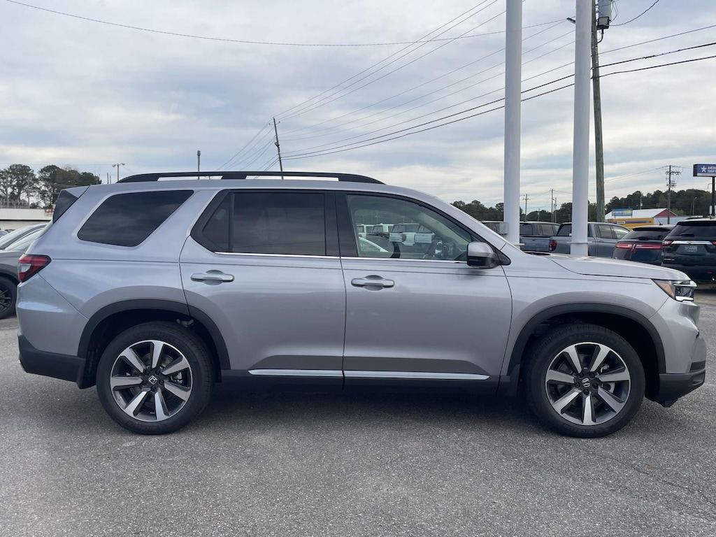 New 2025 Honda Pilot Touring 2WD SUV